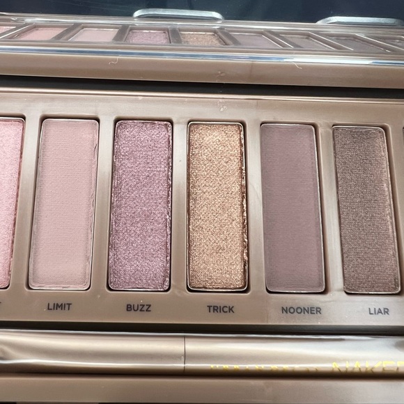 Urban Decay Naked3 Eyeshadow Palette - Picture 6 of 7